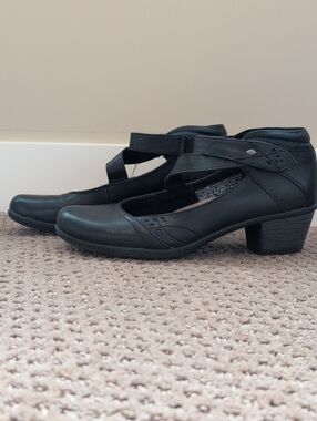 Women's Earth Origins Shoes - So Comfy!